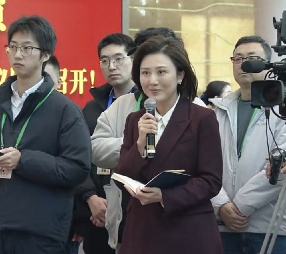 两会记者提问.jpg
